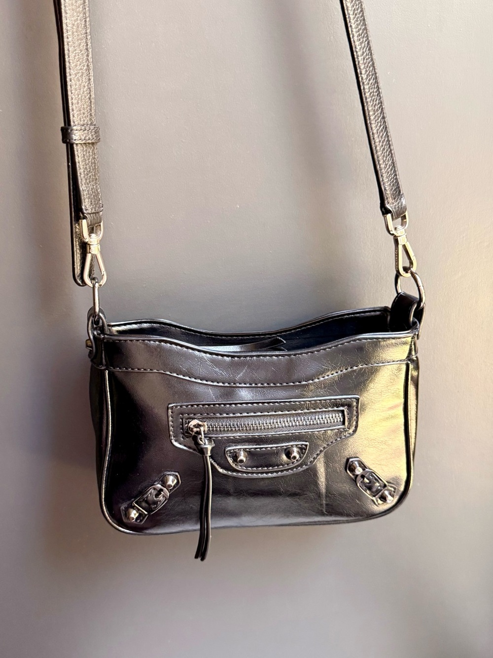 Pretty Simple Black Studded Crossbody Shoulder Bag (EUC)
